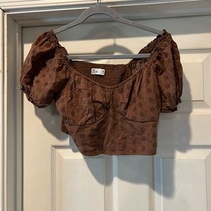 Hollister crop top size medium in good condition